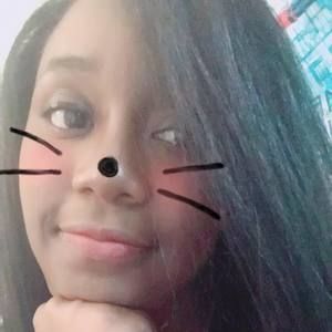 Meet your Posher, Roxanne